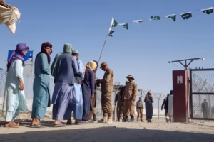 Afghan people rushing US military planes at Kabul airport